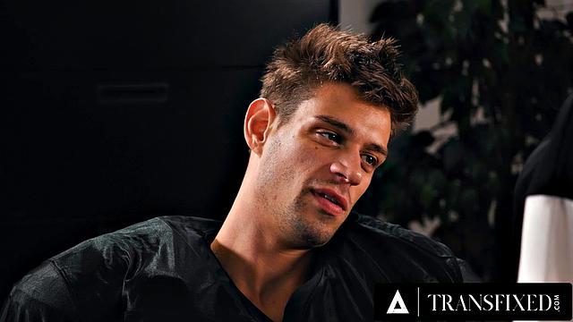 TRANSFIXED - Stacked College Coach Brittney Kade Buttfucks Her Football Player In The Team