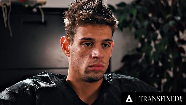 TRANSFIXED - Stacked College Coach Brittney Kade Buttfucks Her Football Player In The Team