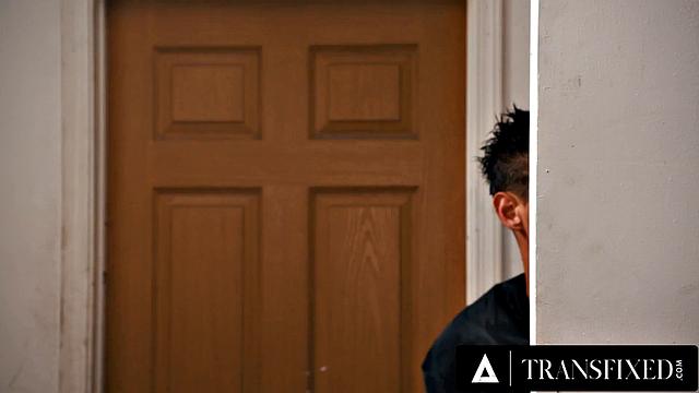 TRANSFIXED - Stacked College Coach Brittney Kade Buttfucks Her Football Player In The Team