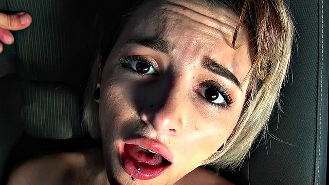 Лола Фэй заманила Тайлера Стила в машину и получила всё по полной