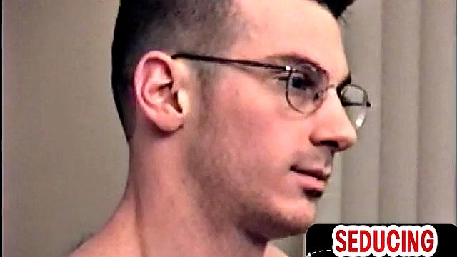 Muscular vintage guy solo wanking