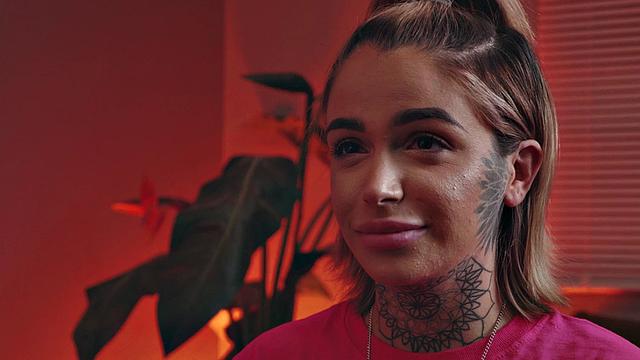 татуированная монахиня орет от анала с настойчивым батюшкой в церкви