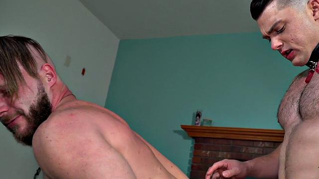 Mesmerized jock fucks hunk's greedy asshole in doggy style