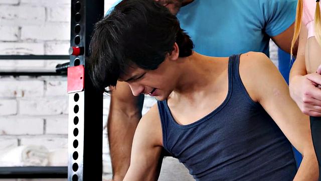 Babe sharing bisexual dick in mmf with bj and sex