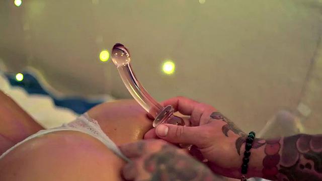 Anal-licked inked babe gets asstoyed on oiled massage