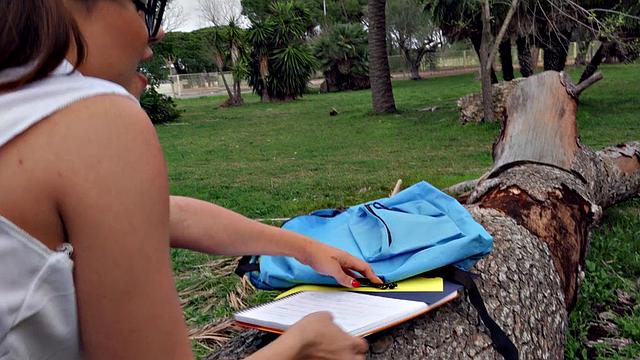 учёба у неё по плану - секс вместо лекций