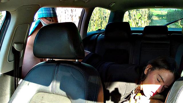 Brunette bombshell bangs cabby to get on time for her flight