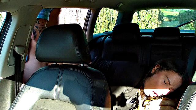 Brunette bombshell bangs cabby to get on time for her flight