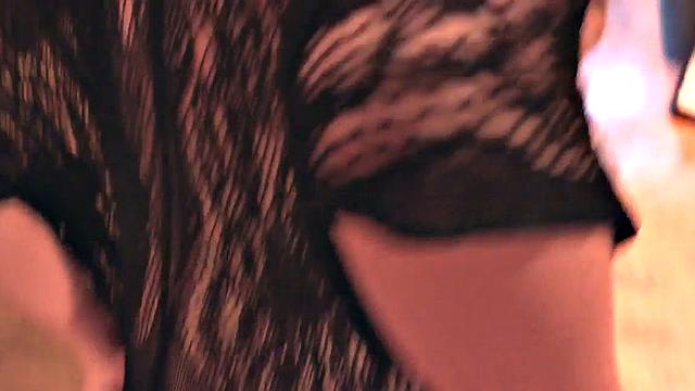 Pink hair cocksucker gives her best with mouth and boobs