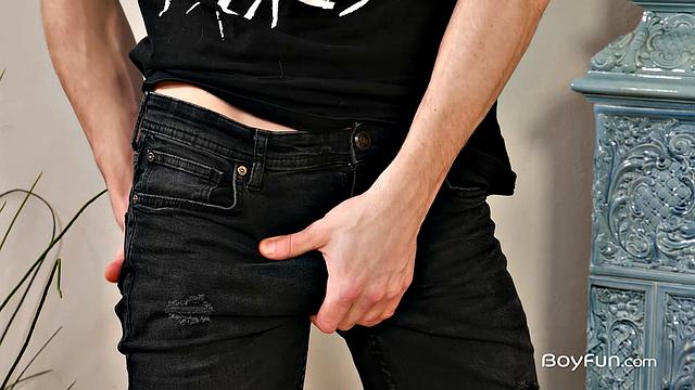 Josh Cavalin makes guys moan louder than his own last name