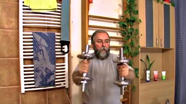 Petite teen fucks at the gym