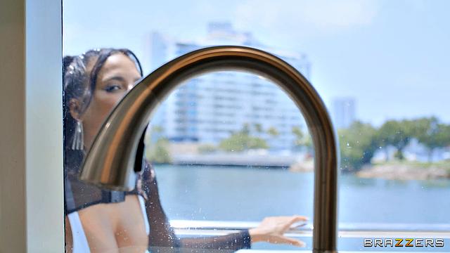 Luna Star: Seduce & Destroy 1