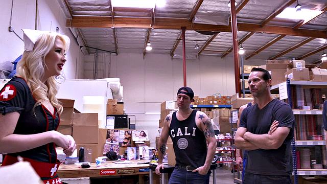 Samantha Rone Feeding Frenzy 12