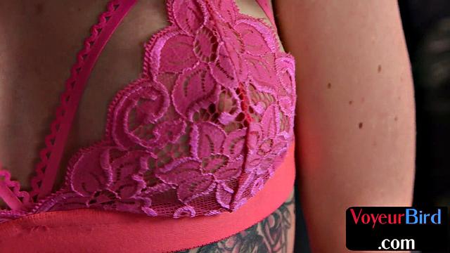 Sexy bikini babe watches guy jerking