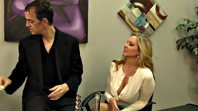 Fem MILF enjoys seducing pathetic guy b4 stroking his dick