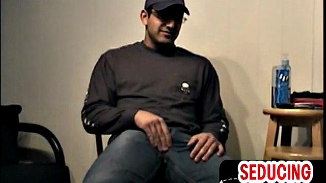 Homemade mature gaydaddy sucks and wanks stud cock