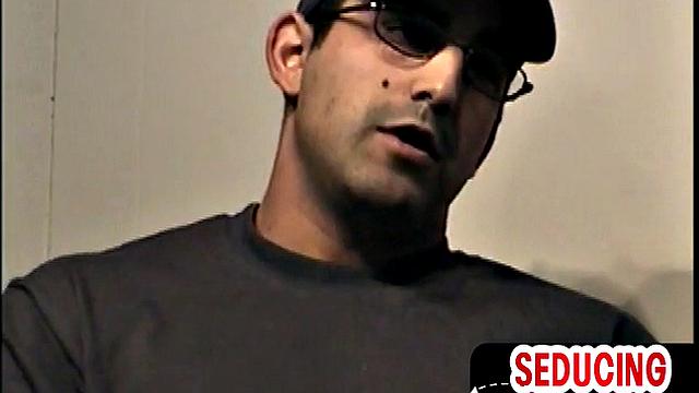 Homemade mature gaydaddy sucks and wanks stud cock