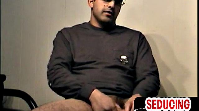 Homemade mature gaydaddy sucks and wanks stud cock