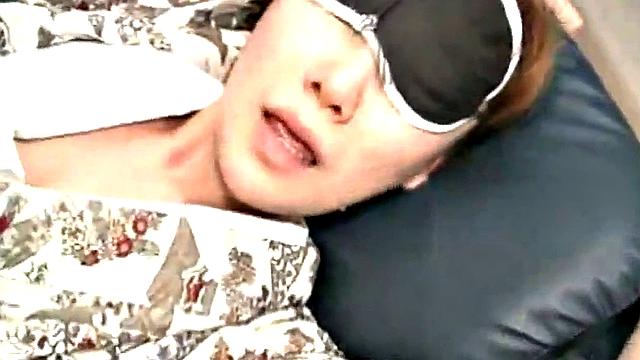 Cock sucking Japanese gets her pussy fucked