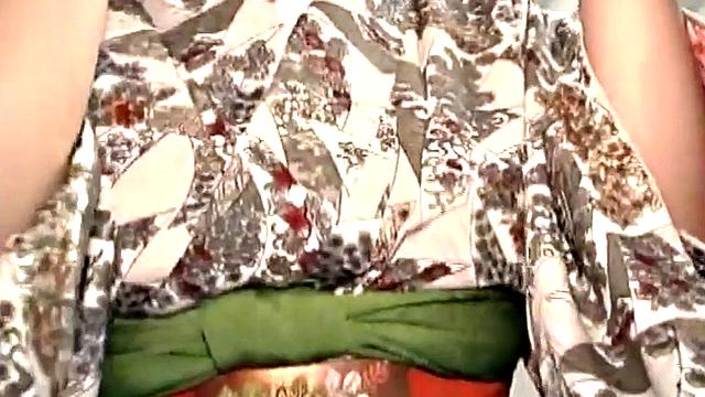 Cock sucking Japanese gets her pussy fucked