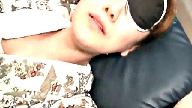 Cock sucking Japanese gets her pussy fucked