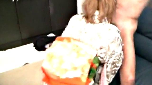 Cock sucking Japanese gets her pussy fucked