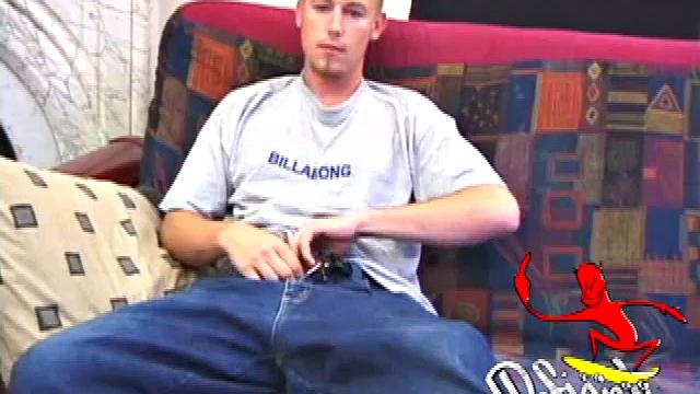 Young Jay gets down to business in this solo session. He knows just how to get off, working himself hard. Ultimately, he delivers a long stroke show and shoots warm cum over himself.