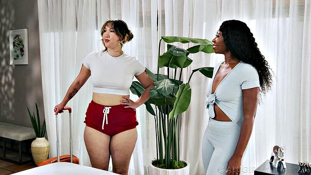 Mocha Menage и Tomie Tang в масляном лесбийском сексе с глубоким куннилингусом и страстью на массажном столе.