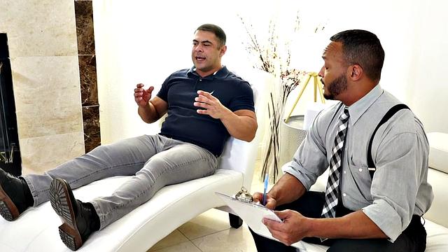 IR mesmerized hunk barebacked by therapist