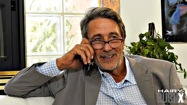 волосатая малышка скачет на дедушкином члене после дрочки