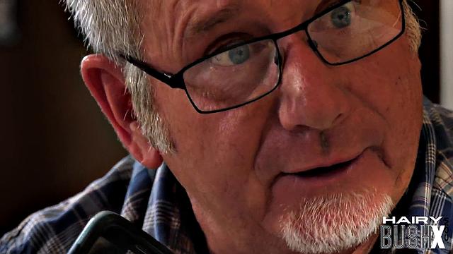 волосатая малышка скачет на дедушкином члене после дрочки