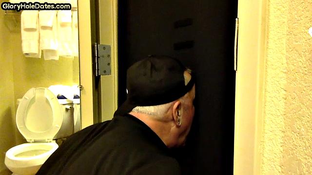 Greedy gloryhole DILF sucks cock in homemade video