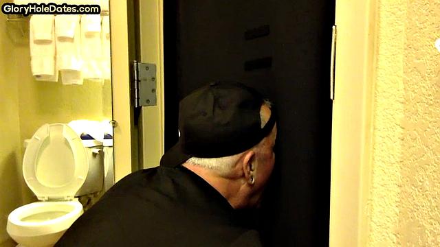 Greedy gloryhole DILF sucks cock in homemade video