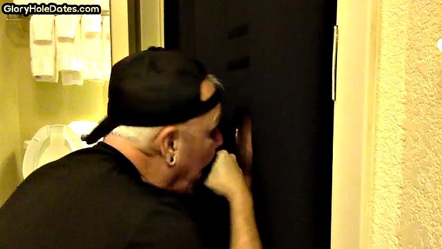 Greedy gloryhole DILF sucks cock in homemade video