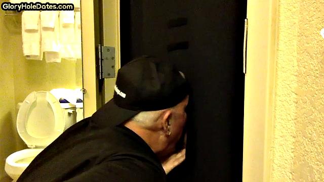 Greedy gloryhole DILF sucks cock in homemade video