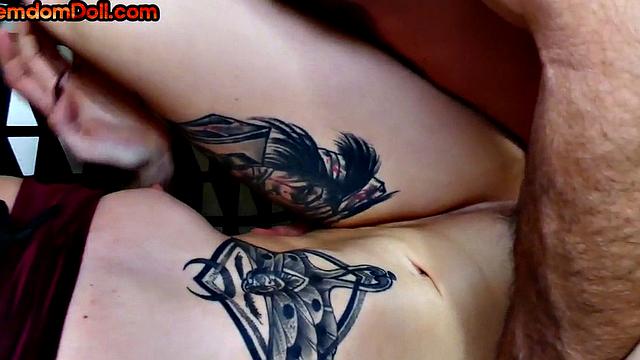 Deviant inked domina leading