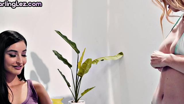 Stunning lesbo babe facesitting her GF after grinding