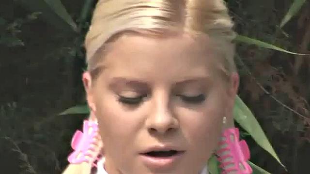 Young Kimmy masturbates in outdoor scene