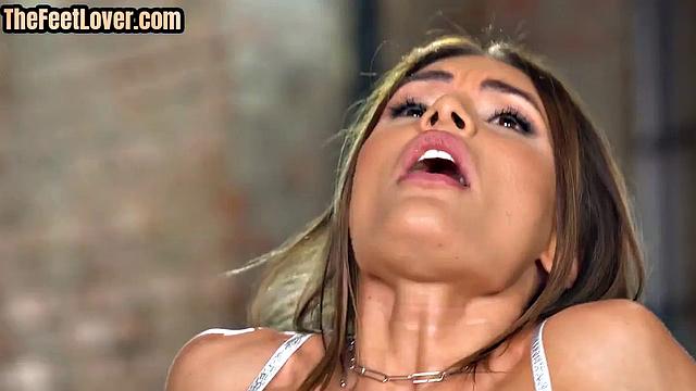 Cute babe anal bouncing on her BF