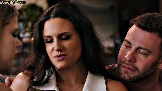 Petite 21yo babe and stunning MILF in 3some