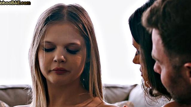 Petite 21yo babe and stunning MILF in 3some