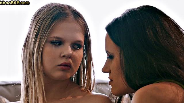 Petite 21yo babe and stunning MILF in 3some