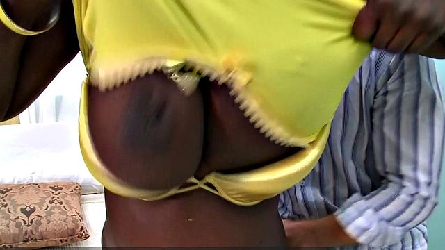 Феона Монро заглатывает до конца и ловит мощный заряд от Леви