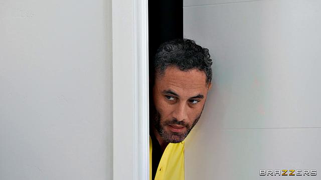 Соседка довела до предела и сама полезла на член