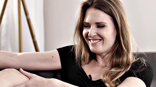 IR babysitter pleasing BBC boss with her cockriding