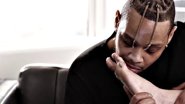 IR babysitter pleasing BBC boss with her cockriding