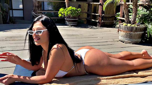 Making a Mess with Mona