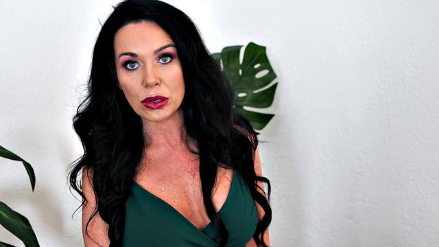 Jadan Snow's interview and toy display