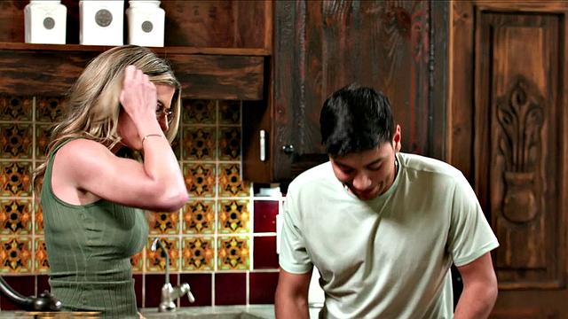 No, stepmom, I'm gonna cum!