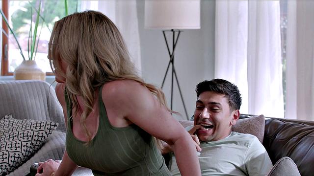 No, stepmom, I'm gonna cum!